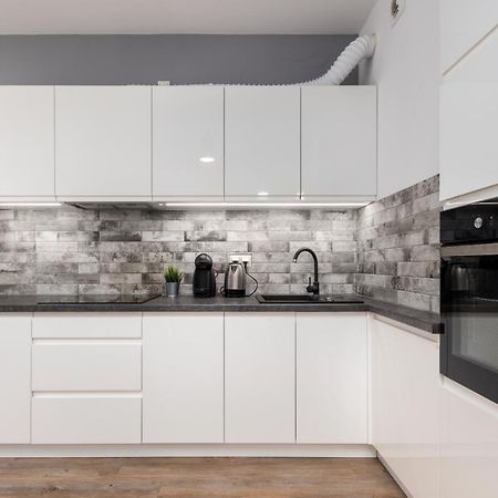 Rakowska 14A 1 Bedroom By Homeprime Varsavia Esterno foto