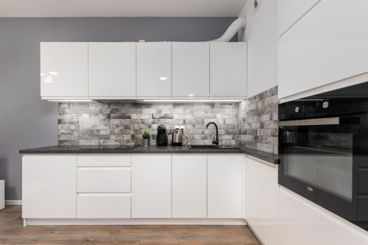 Rakowska 14A 1 Bedroom By Homeprime Varsavia Esterno foto
